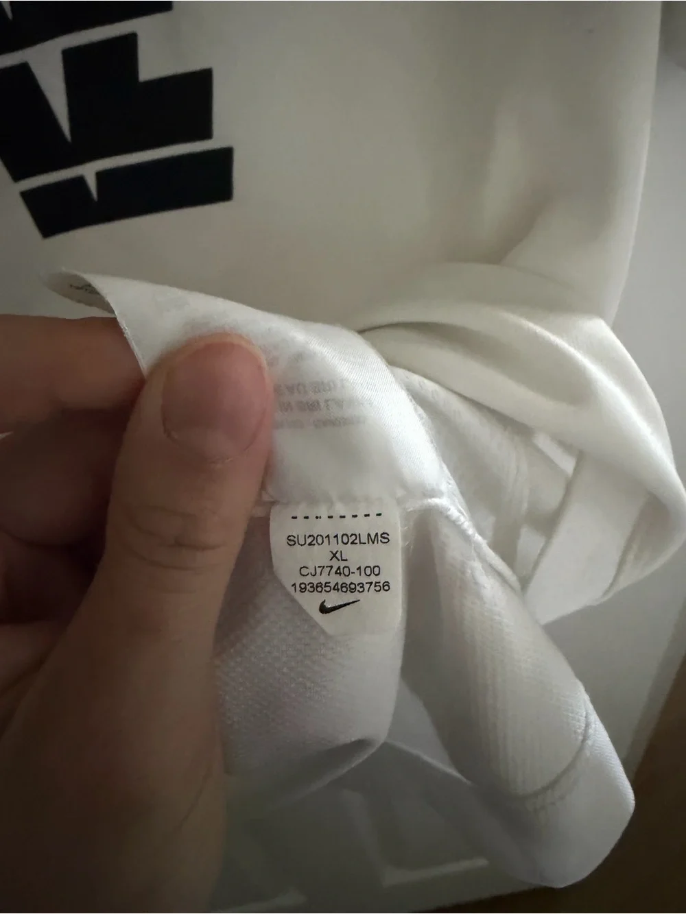 Boy's Nike White Black Dri Fit Tee Shirt Size Extra Large